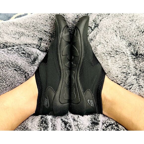 Nike Aqua Turf, Black, sz 6 - Picture 6 of 9